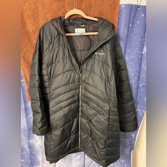 Black Columbia puffer coat - Picture 1 of 4